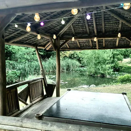 La Tiny De L'etang Lodge