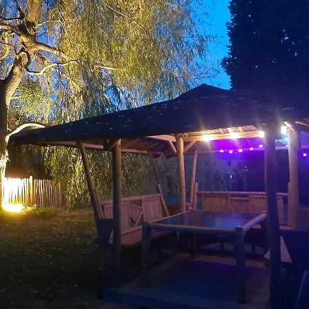 Lodge La Tiny De L'etang Floreffe